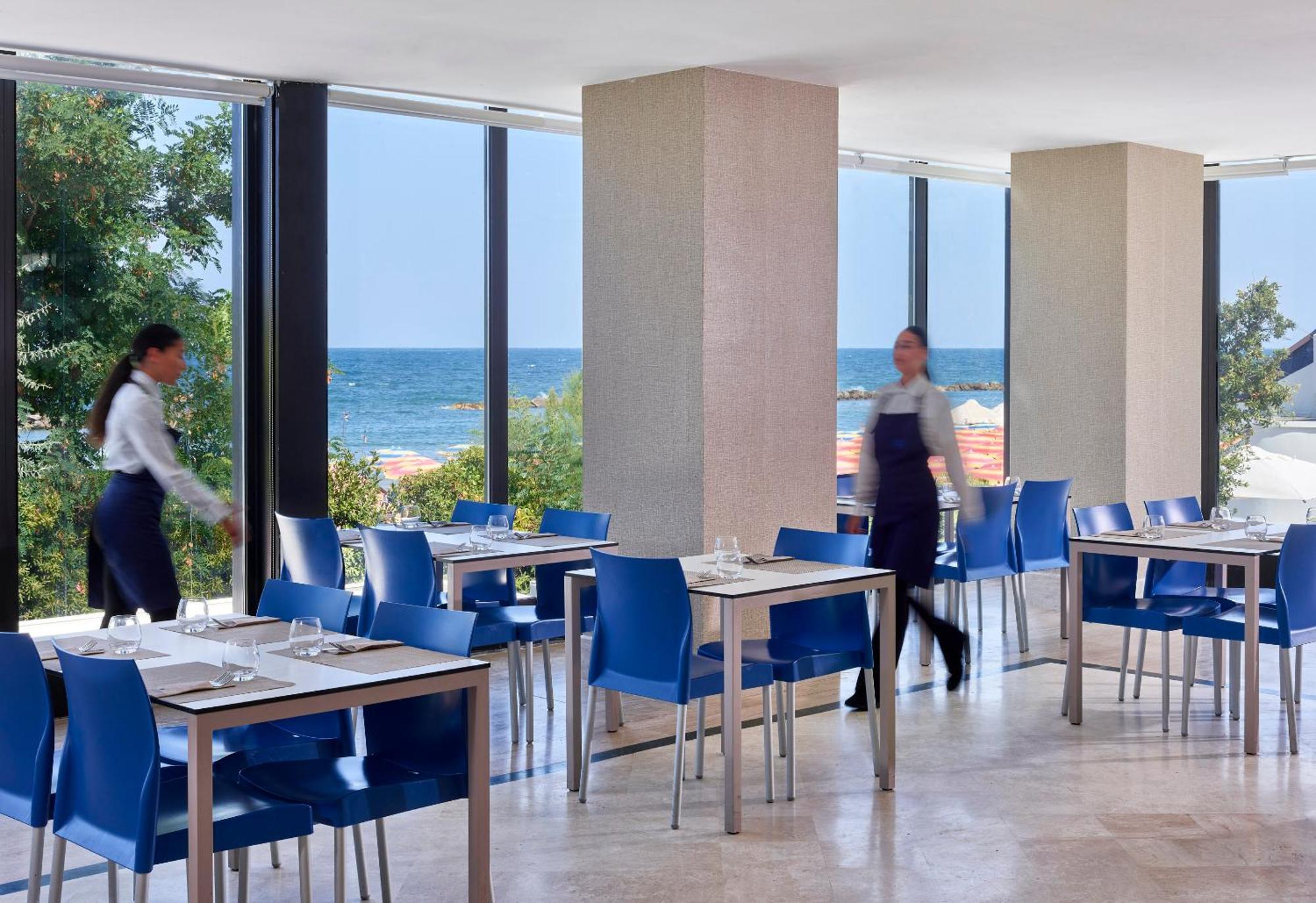 Serena Majestic Residence Montesilvano Exterior photo