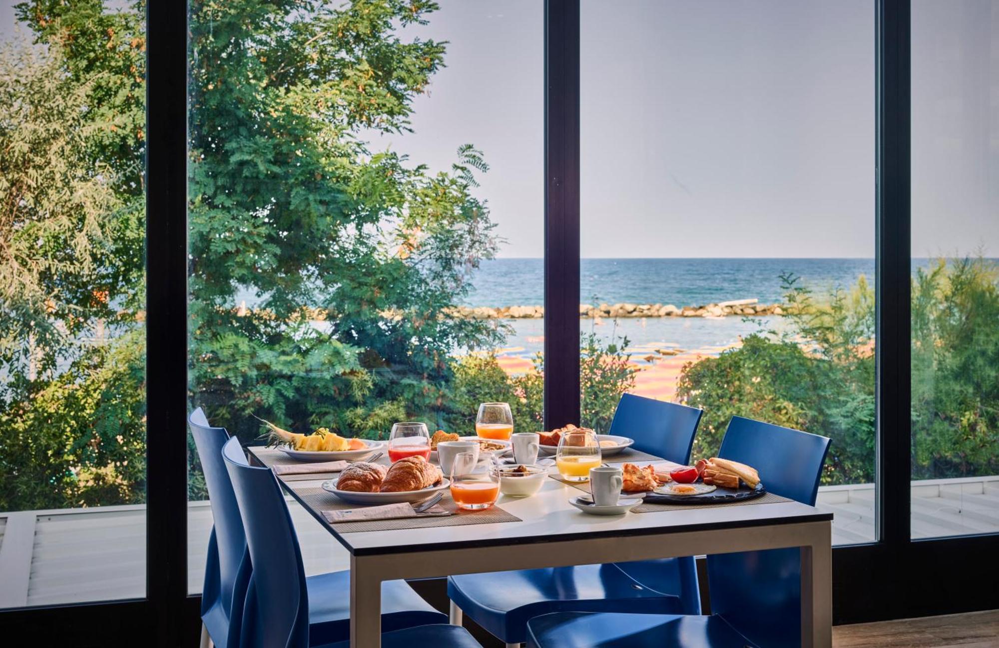Serena Majestic Residence Montesilvano Exterior photo