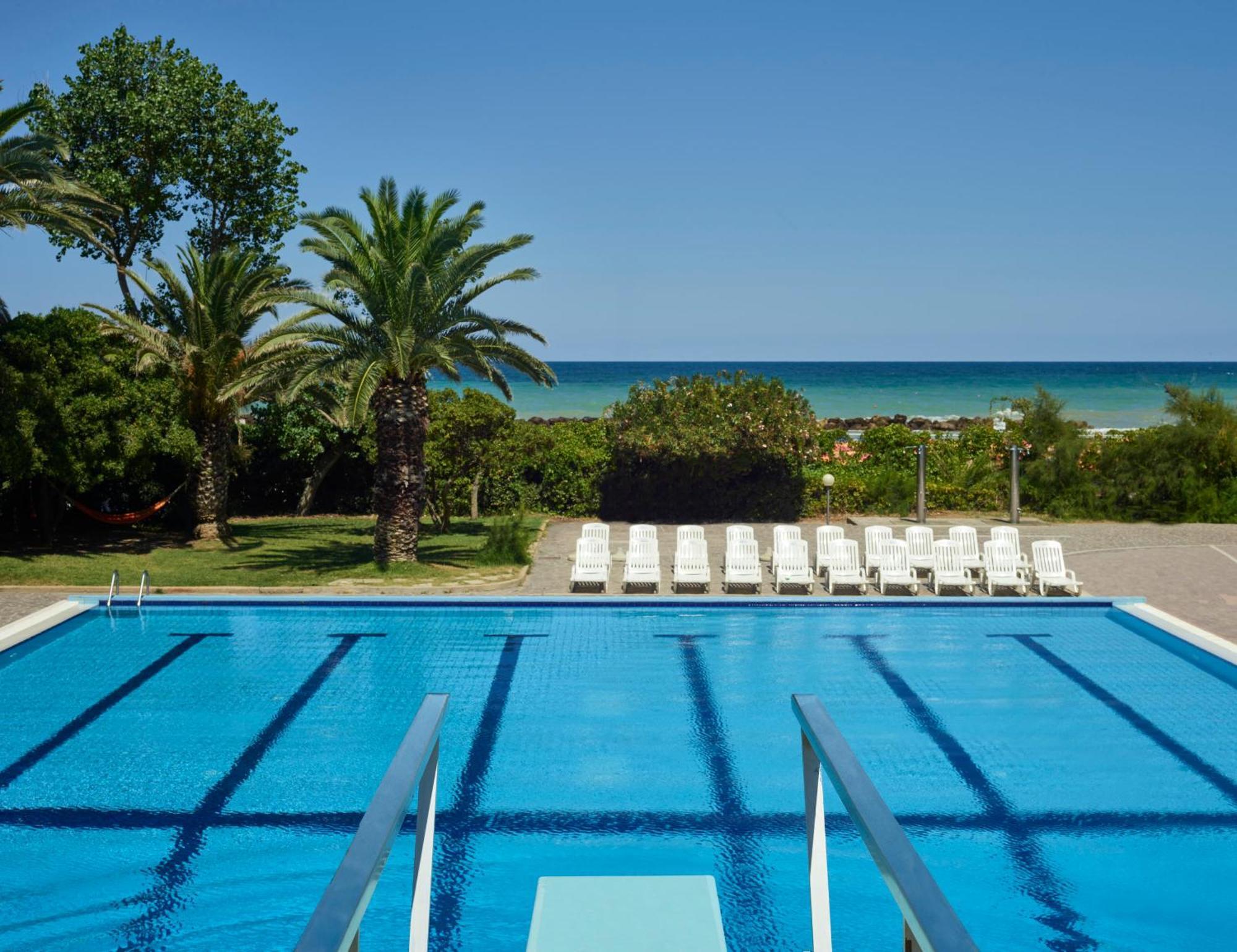 Serena Majestic Residence Montesilvano Exterior photo